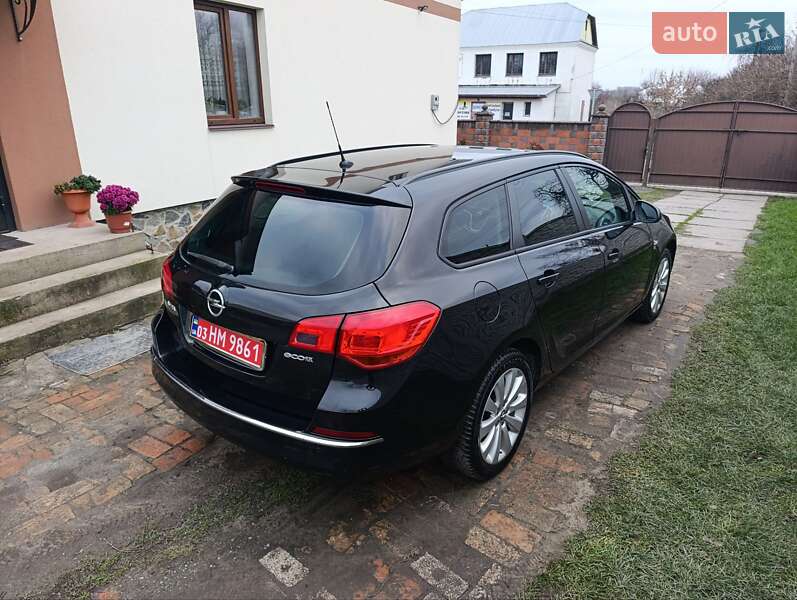 Універсал Opel Astra 2012 в Гощі