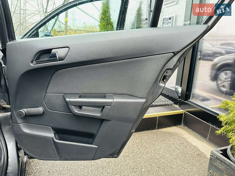 Хетчбек Opel Astra 2012 в Харкові