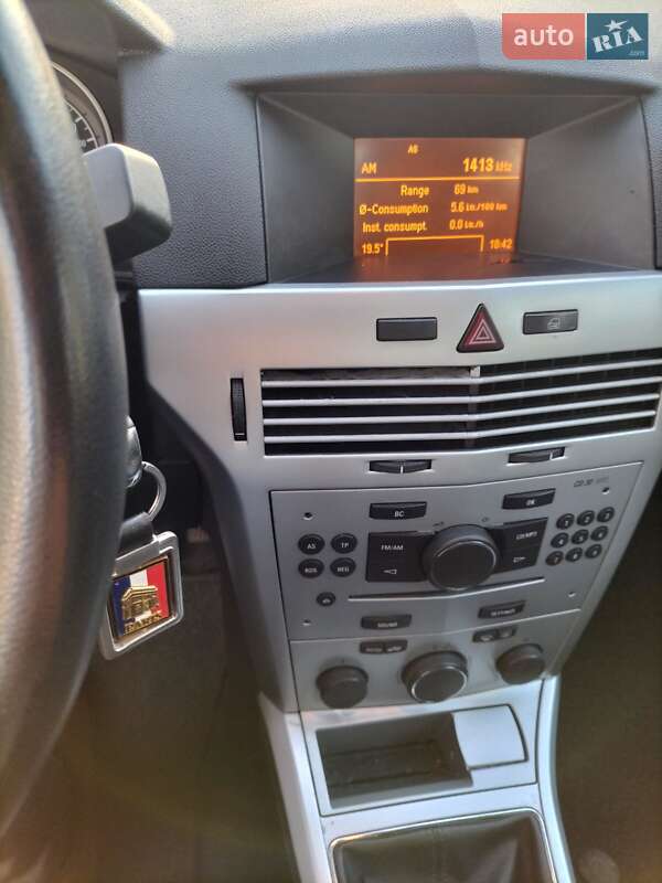 Хэтчбек Opel Astra 2009 в Сарате