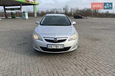 Универсал Opel Astra 2011 в Браиловом