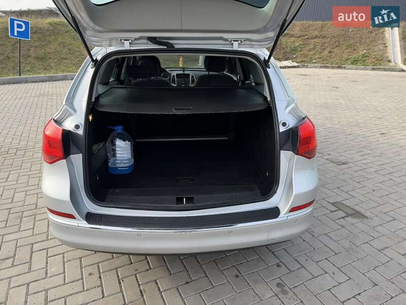 Универсал Opel Astra 2011 в Браиловом