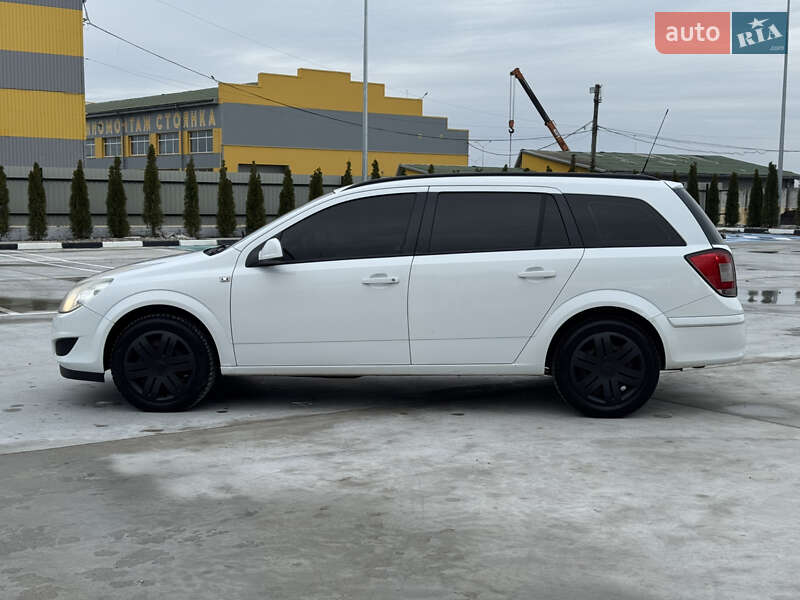 Универсал Opel Astra 2009 в Звягеле