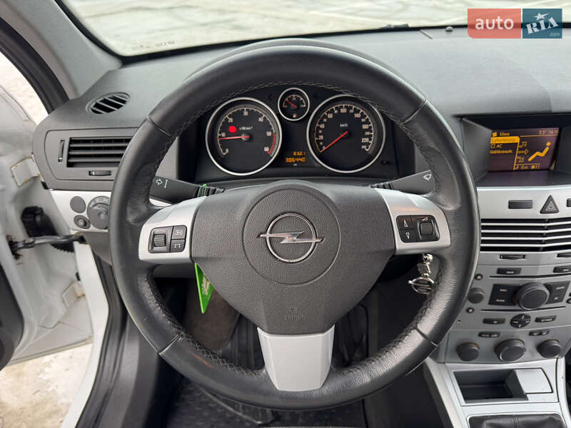 Универсал Opel Astra 2009 в Звягеле