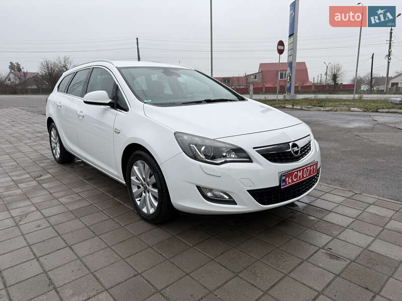 Універсал Opel Astra 2011 в Звенигородці