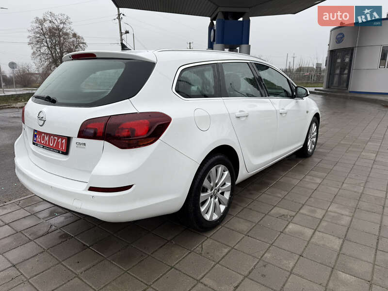 Універсал Opel Astra 2011 в Звенигородці