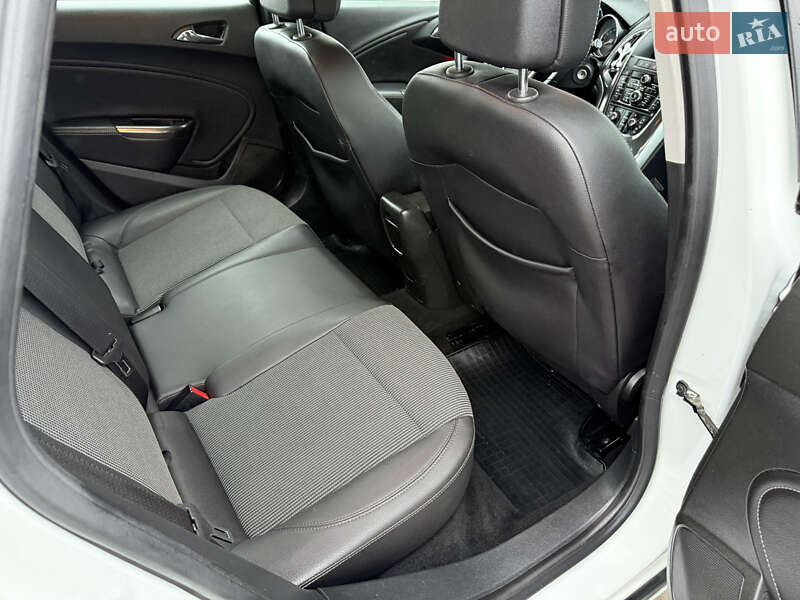 Універсал Opel Astra 2011 в Звенигородці