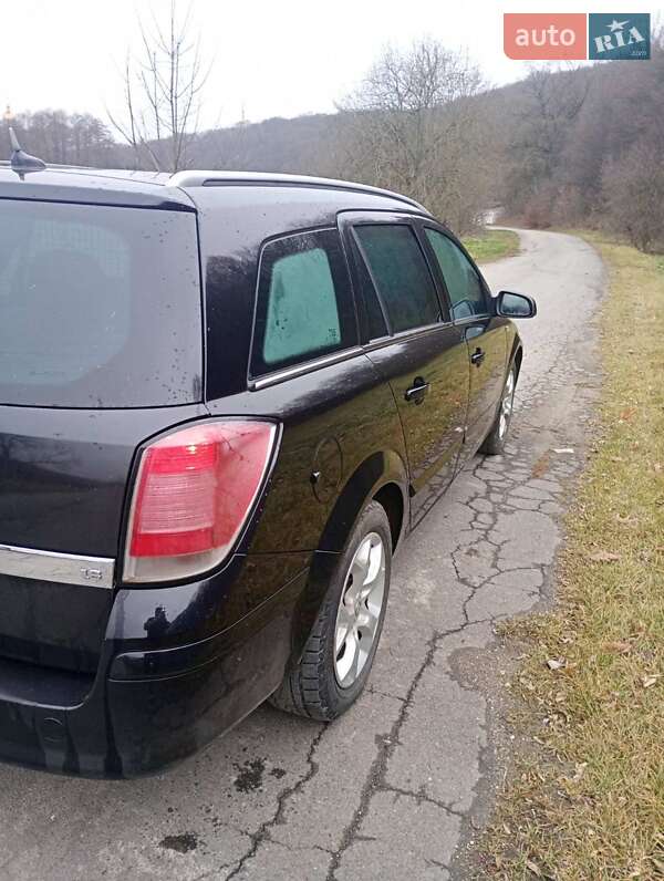 Універсал Opel Astra 2005 в Теребовлі