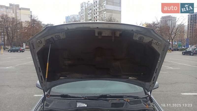 Седан Opel Astra 2000 в Броварах