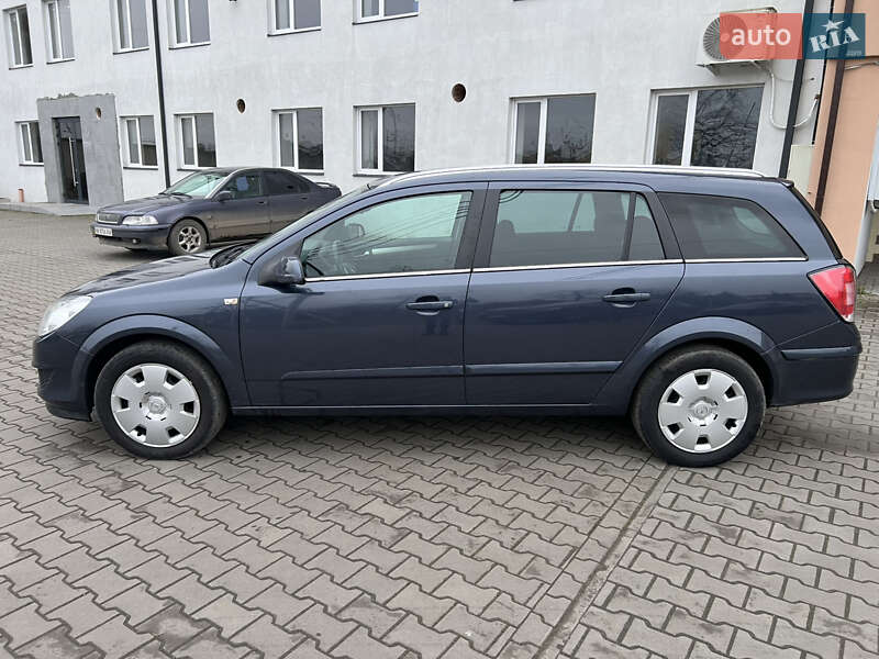 Універсал Opel Astra 2008 в Луцьку