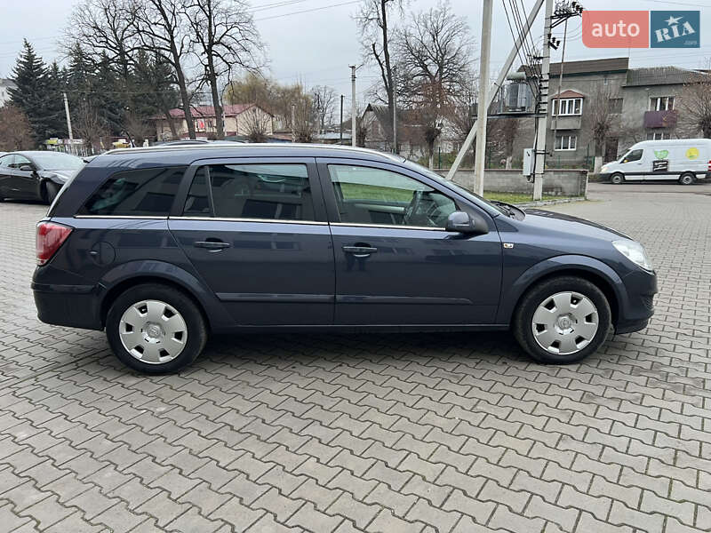 Універсал Opel Astra 2008 в Луцьку