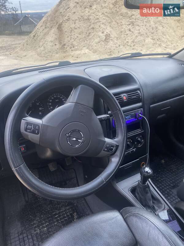 Седан Opel Astra 2005 в Березівці