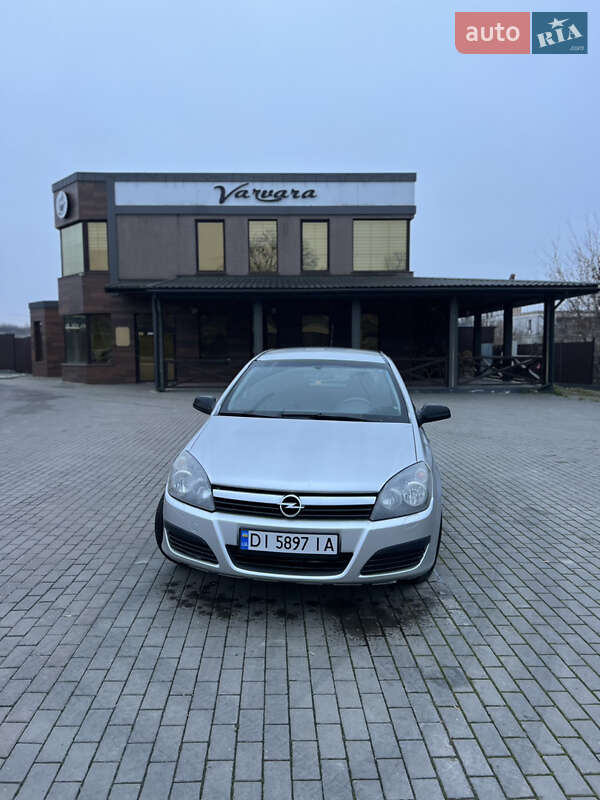 Хэтчбек Opel Astra 2006 в Ровно