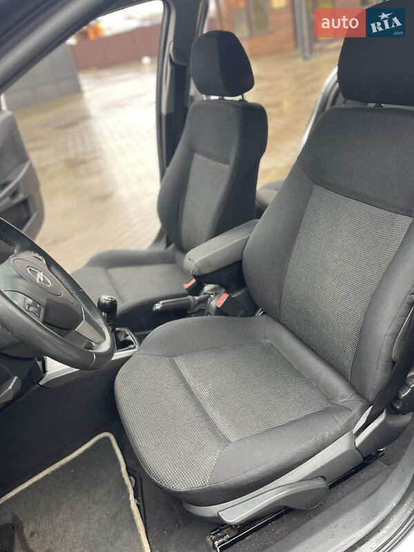 Хэтчбек Opel Astra 2006 в Ровно