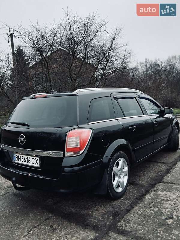 Универсал Opel Astra 2008 в Ромнах
