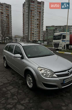 Универсал Opel Astra 2008 в Полтаве