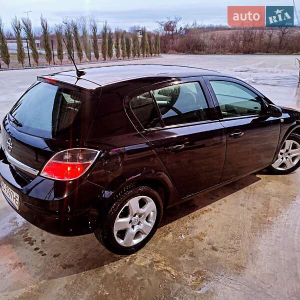 Хетчбек Opel Astra 2009 в Ужгороді