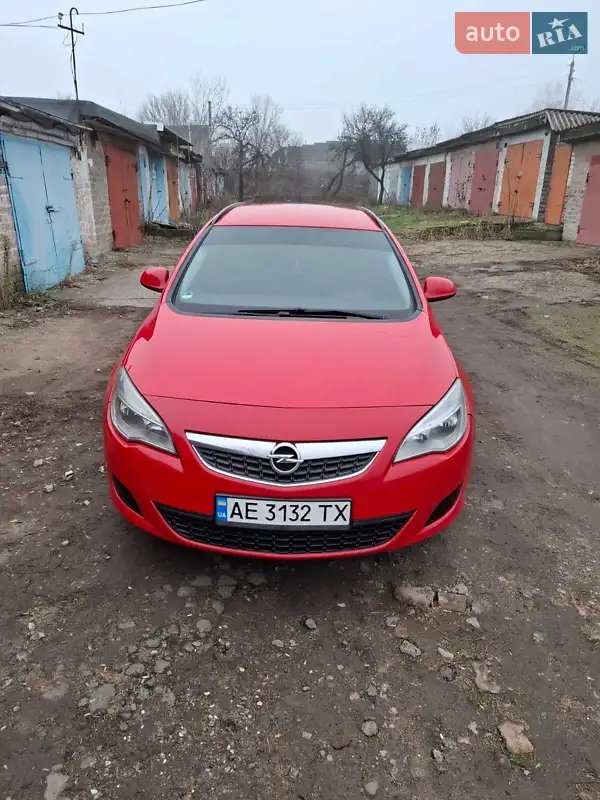 Opel Astra 2012