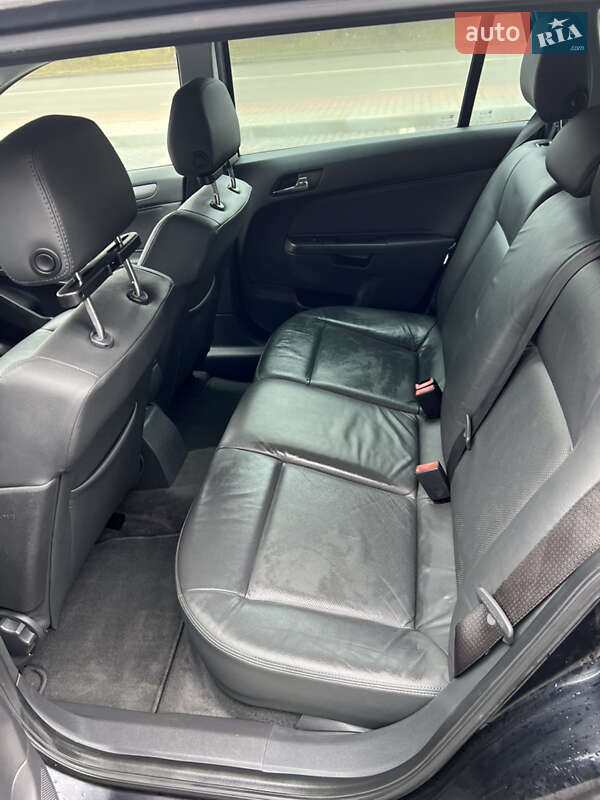 Универсал Opel Astra 2010 в Луцке