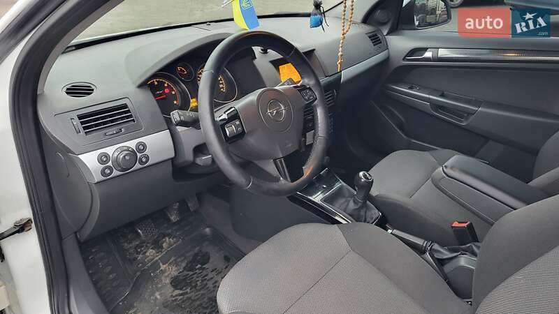 Універсал Opel Astra 2010 в Полтаві фото 31 Універсал Opel Astra 2010 в Полтаві