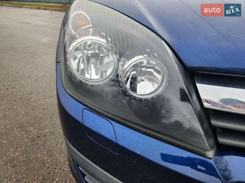 Универсал Opel Astra 2006 в Полтаве