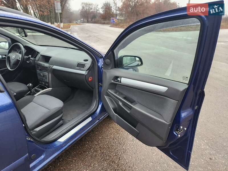 Универсал Opel Astra 2006 в Полтаве