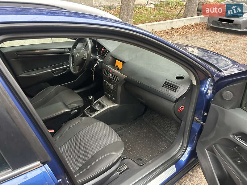 Універсал Opel Astra 2005 в Києві