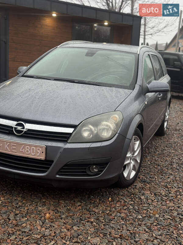 Універсал Opel Astra 2006 в Лубнах