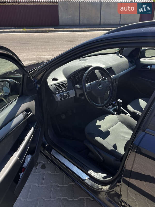 Универсал Opel Astra 2006 в Киеве