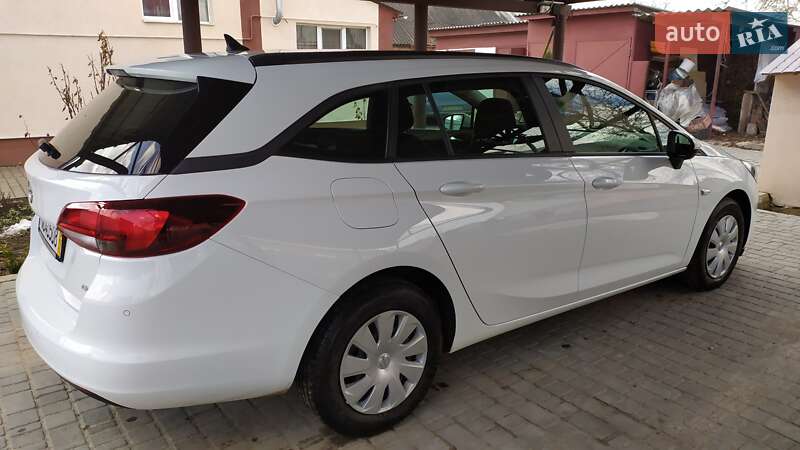 Универсал Opel Astra 2017 в Ахтырке