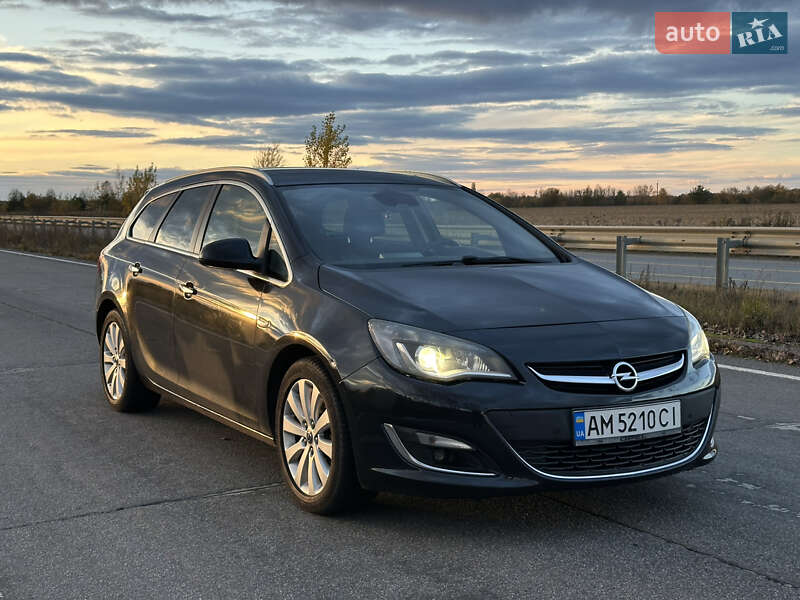 Універсал Opel Astra 2013 в Житомирі