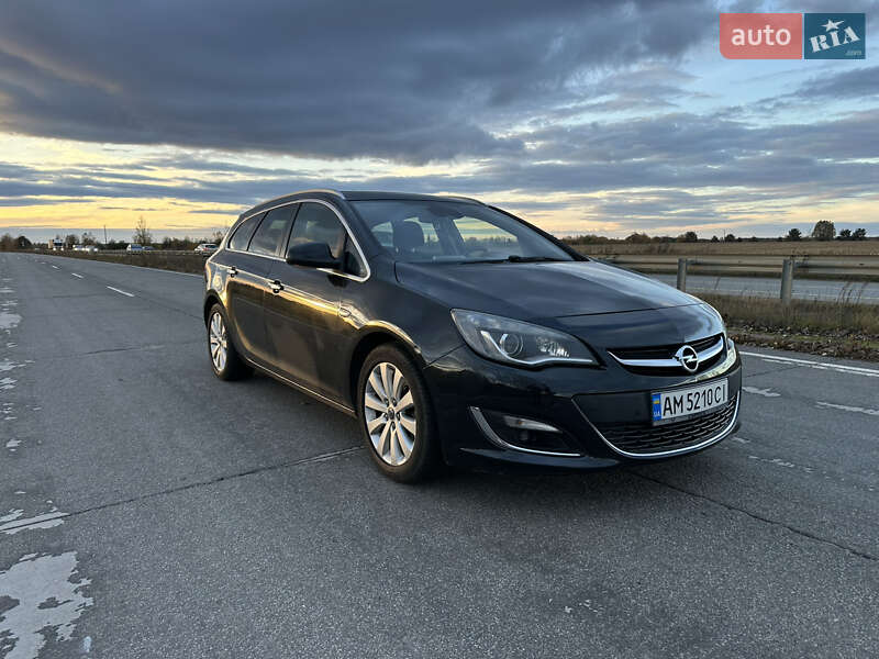 Універсал Opel Astra 2013 в Житомирі