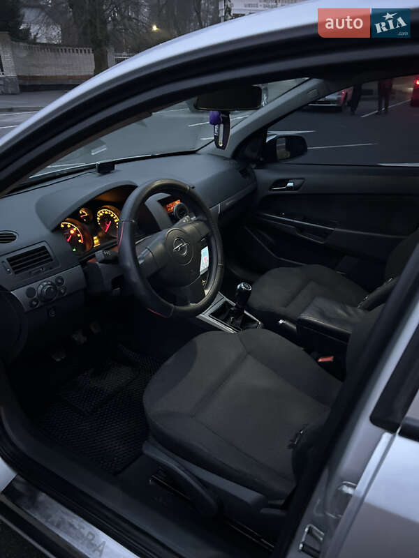 Хэтчбек Opel Astra 2005 в Виннице