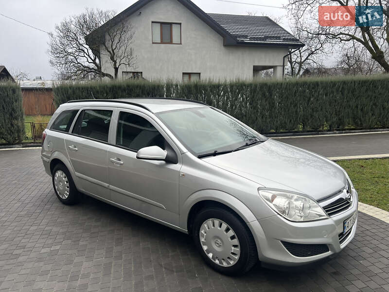 Універсал Opel Astra 2007 в Івано-Франківську