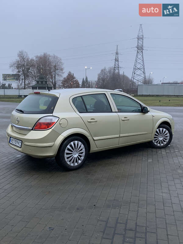 Хэтчбек Opel Astra 2004 в Виннице