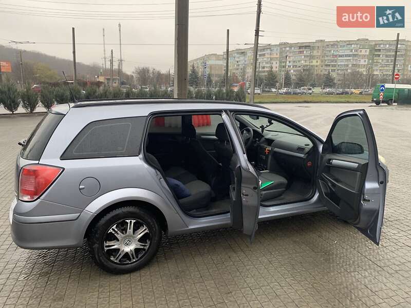 Універсал Opel Astra 2006 в Полтаві