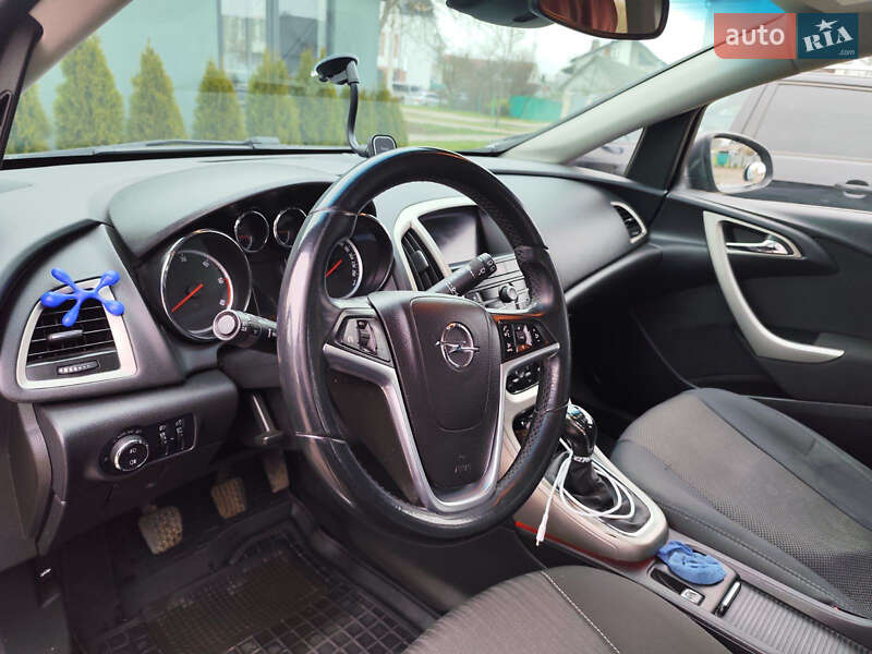 Універсал Opel Astra 2011 в Бродах