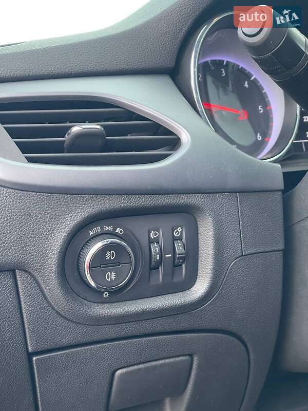 Универсал Opel Astra 2019 в Лановцах