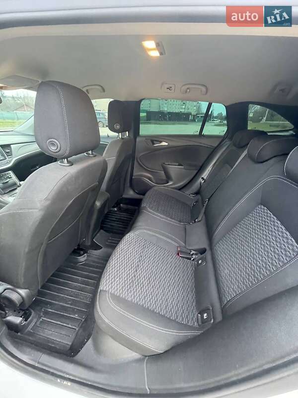 Универсал Opel Astra 2019 в Лановцах