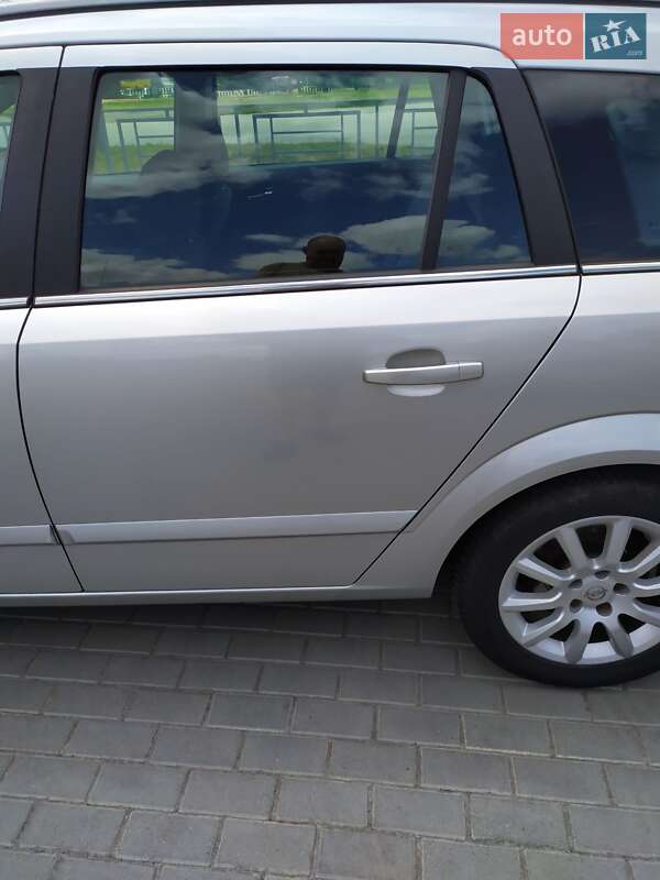 Універсал Opel Astra 2005 в Самборі