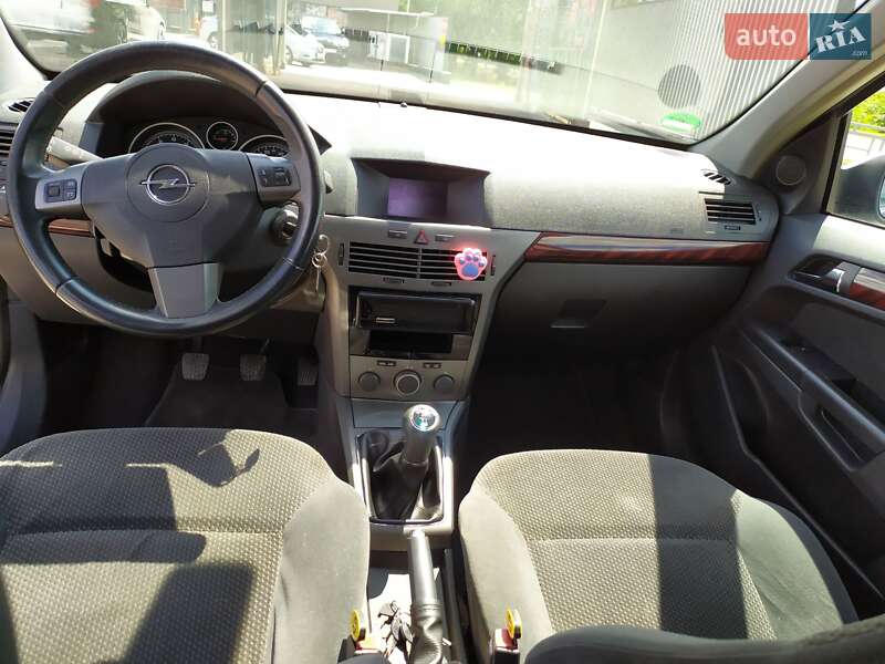 Універсал Opel Astra 2005 в Самборі