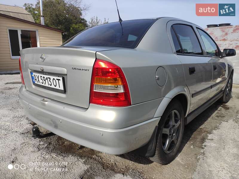 Седан Opel Astra 2006 в Харкові