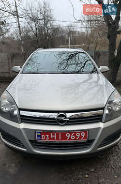 Универсал Opel Astra 2006 в Черновцах