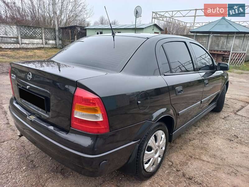 Седан Opel Astra 2008 в Шостке