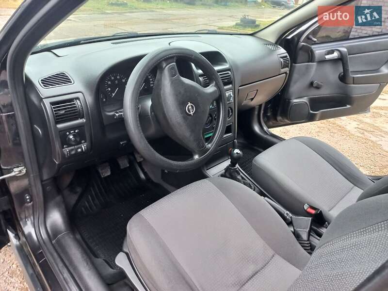 Седан Opel Astra 2008 в Шостке