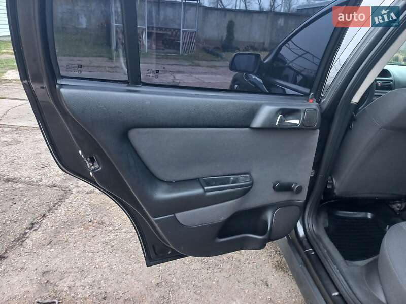 Седан Opel Astra 2008 в Шостке