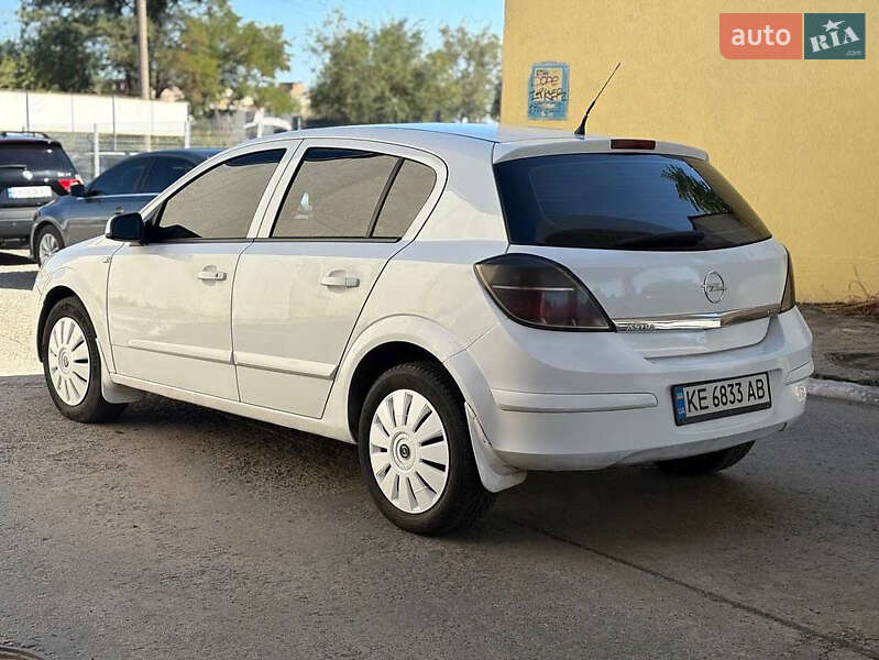 Хэтчбек Opel Astra 2007 в Кривом Роге