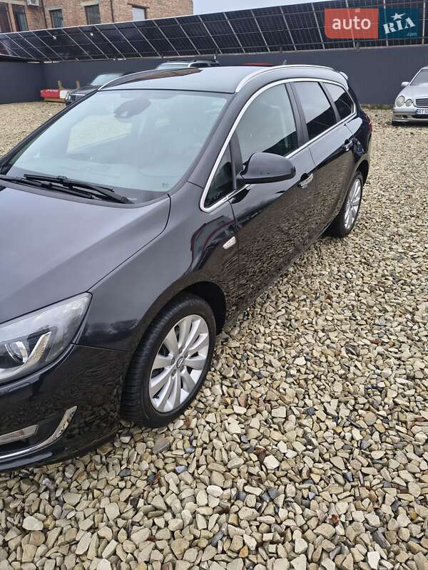 Універсал Opel Astra 2012 в Калуші