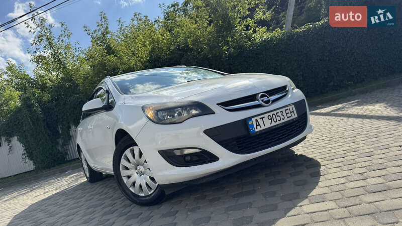 Универсал Opel Astra 2014 в Ивано-Франковске