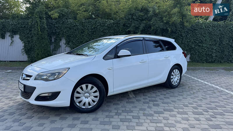 Универсал Opel Astra 2014 в Ивано-Франковске