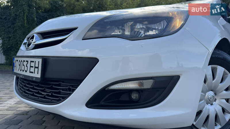 Универсал Opel Astra 2014 в Ивано-Франковске